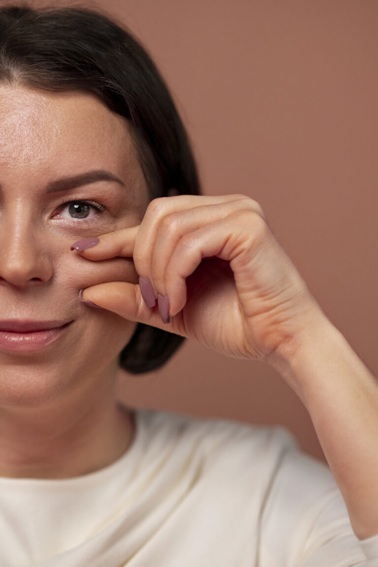 Bolsas en los ojos: causas, tipos y tratamientos médicos sin cirugía
